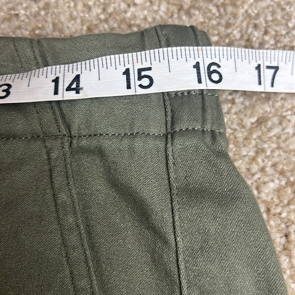 GAP Army Green relaxed fit Chinos - Picture 10 of 10